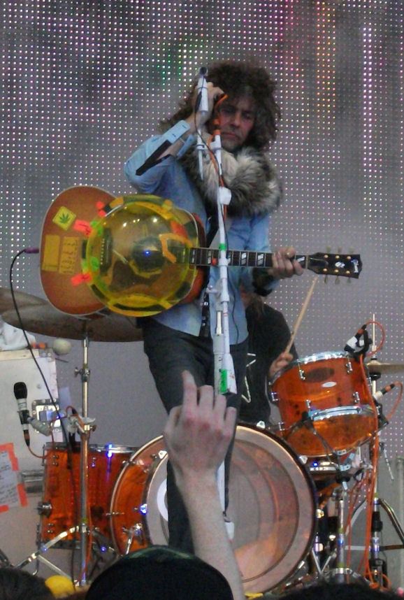 Flaming Lips Ottawa Bluesfest 2011 myllifeinconcert.com