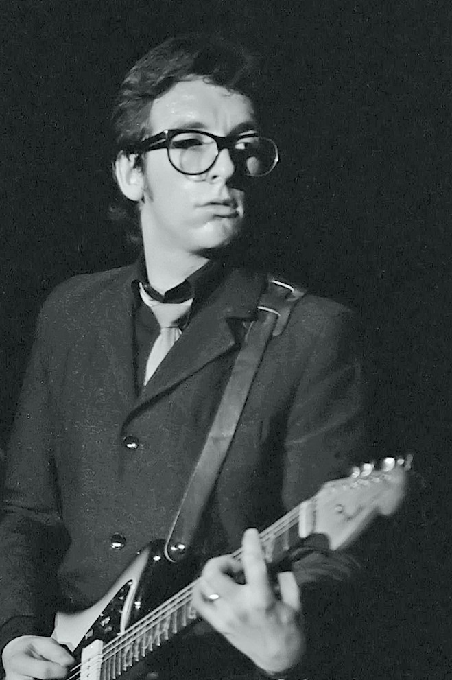 Elvis Costello onstage at Alumni Hall, November 6, 1978 (Photo by Rob Gliddon) mylifeinconcert.com