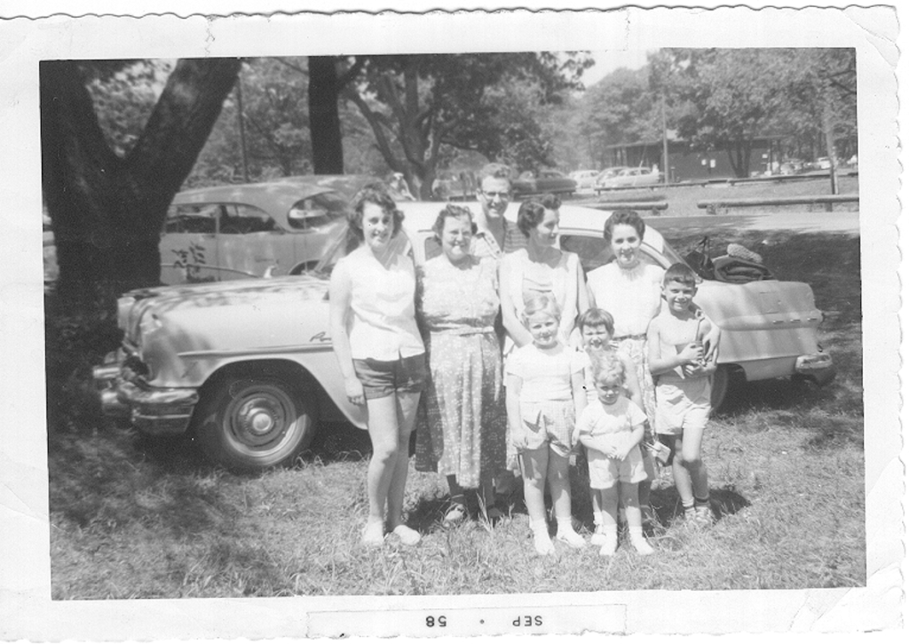 Family Picnic, 1950s, mylifeinconcert.com